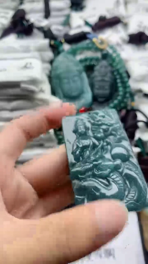 翡翠未镶嵌颈饰88888888888
