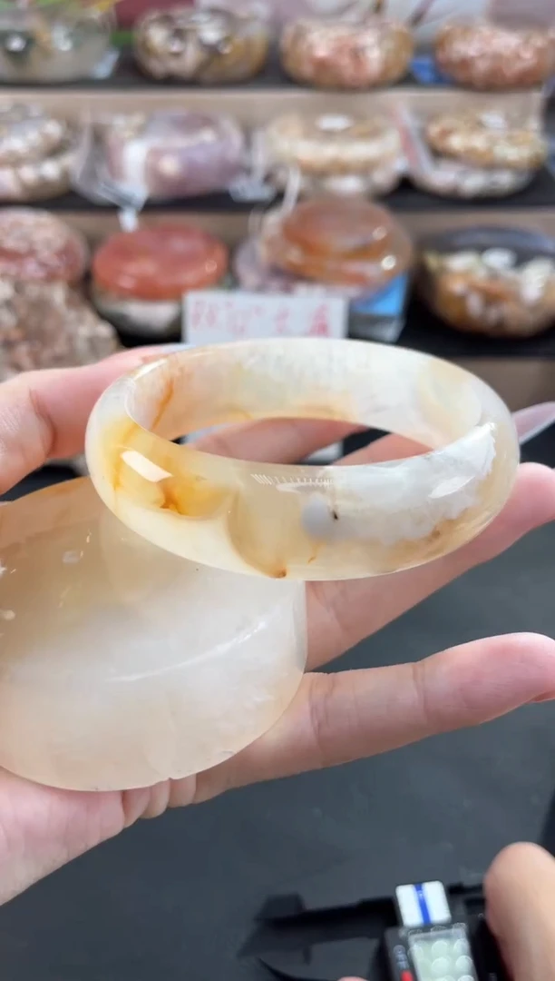 未镶嵌手镯石英质玉62