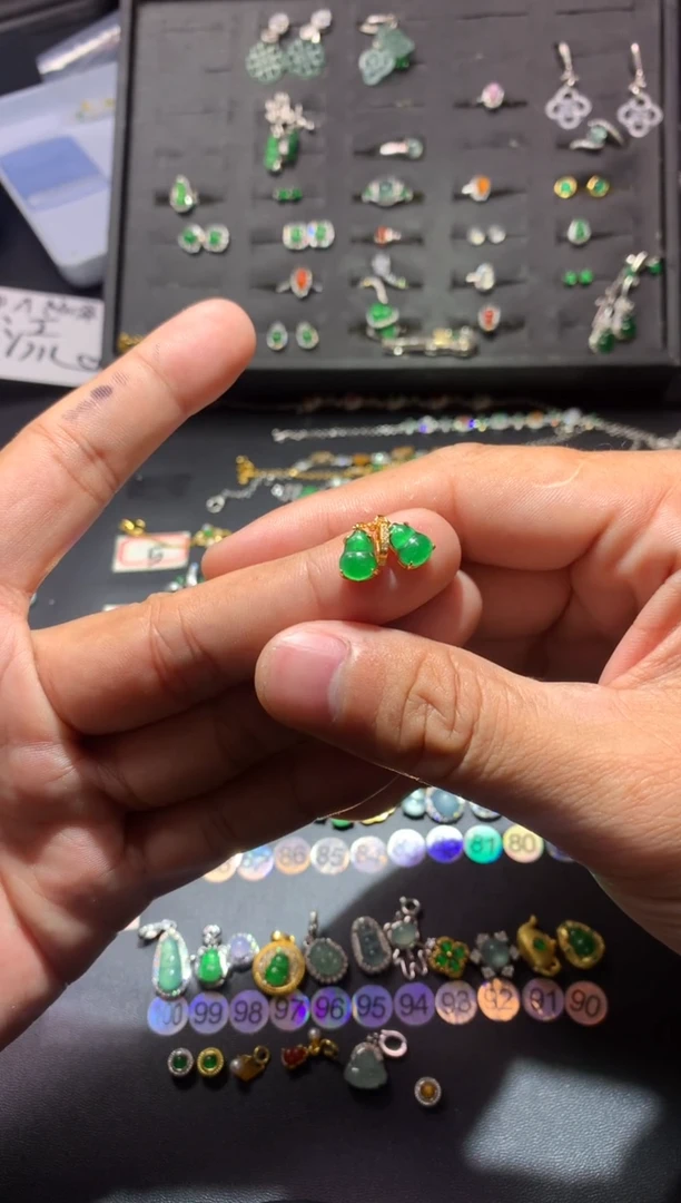 吊坠(不含链)未镶嵌翡翠S****易1