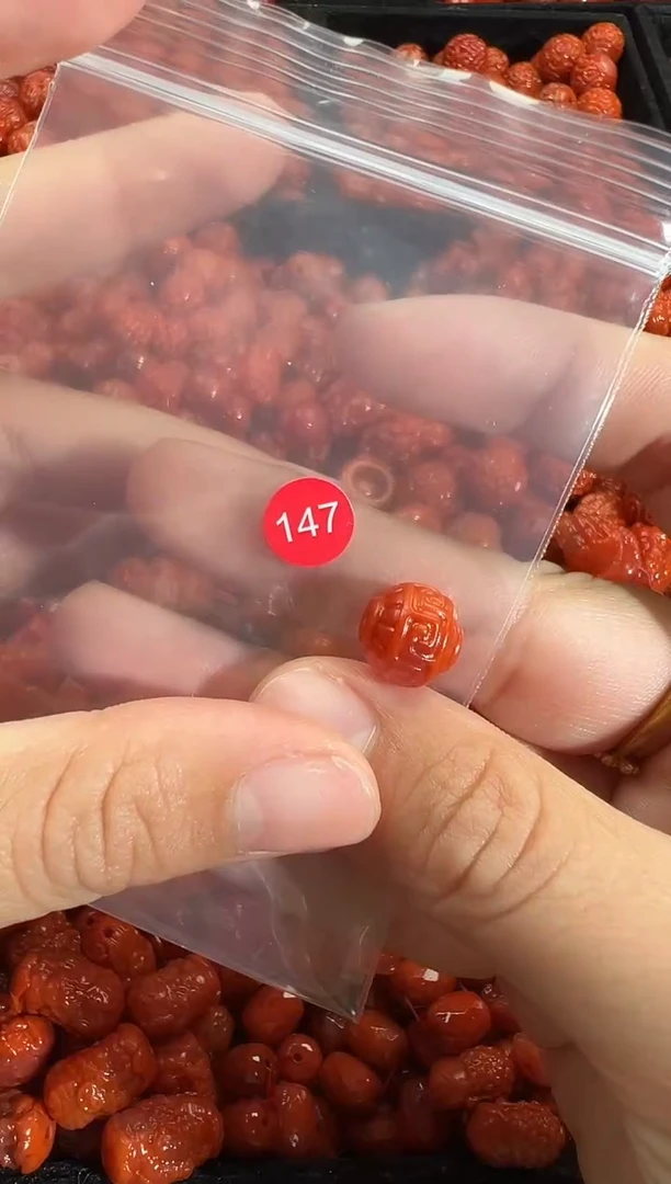 颈饰未镶嵌南红玛瑙1