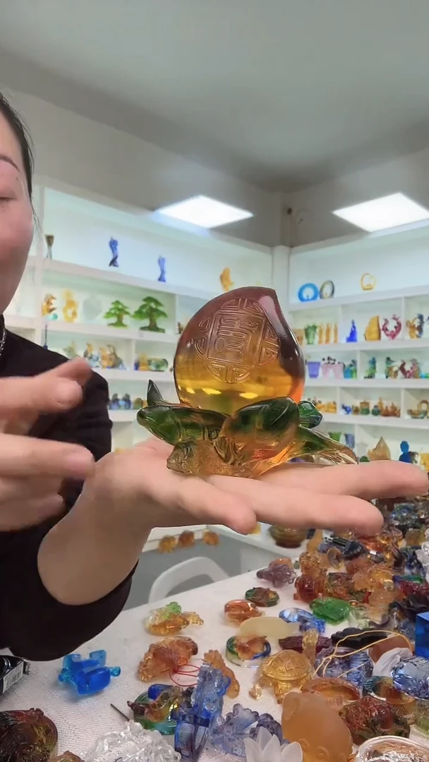 手工艺品琉璃寿桃