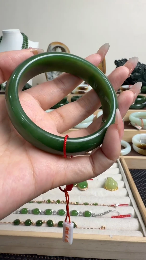 颈饰未镶嵌和田玉手镯62