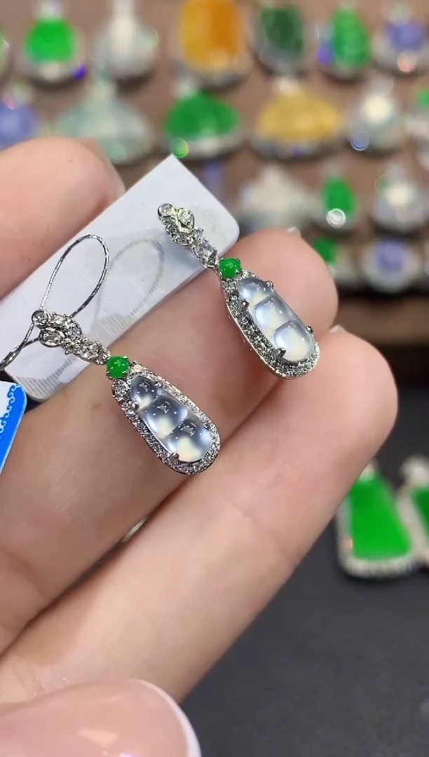 18K金镶嵌翡翠耳饰A44