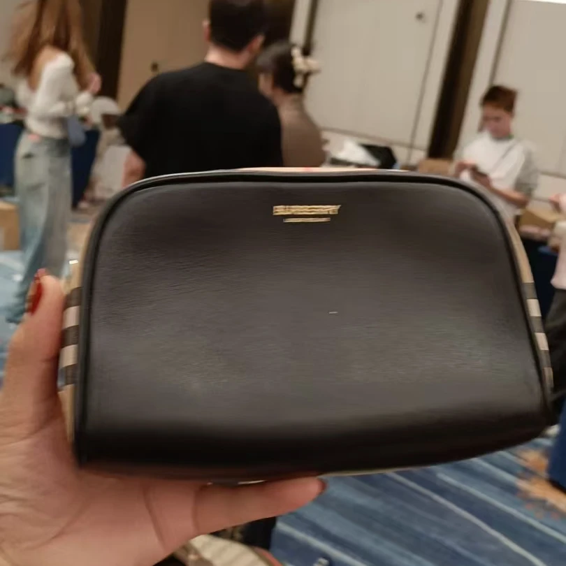 95新 BURBERRY/博柏利 95新黑色拼花手拿包