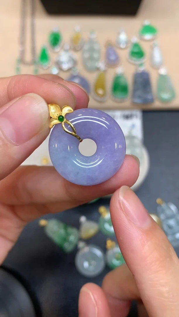 颈饰18K金镶嵌翡翠甜甜圈【无服务费