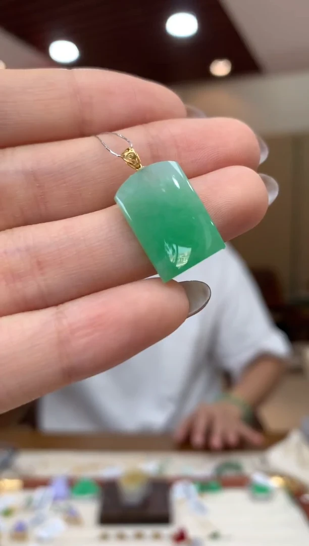 吊坠(不含链)18K金镶嵌翡翠无事牌