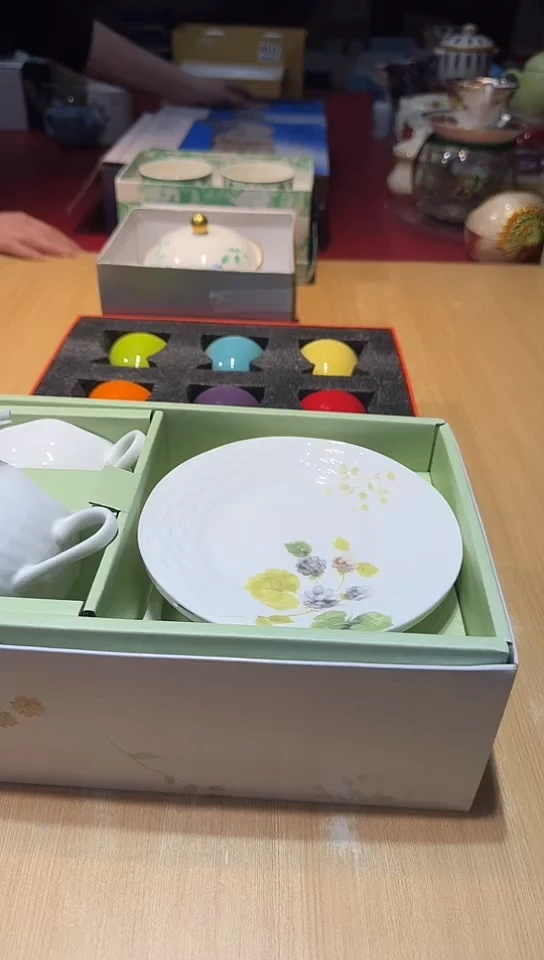 瓷片生活的本意是开心阿@@1