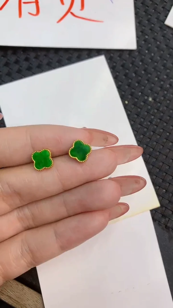 颈饰未镶嵌翡翠1