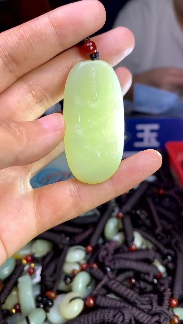 未镶嵌和田玉挂件1