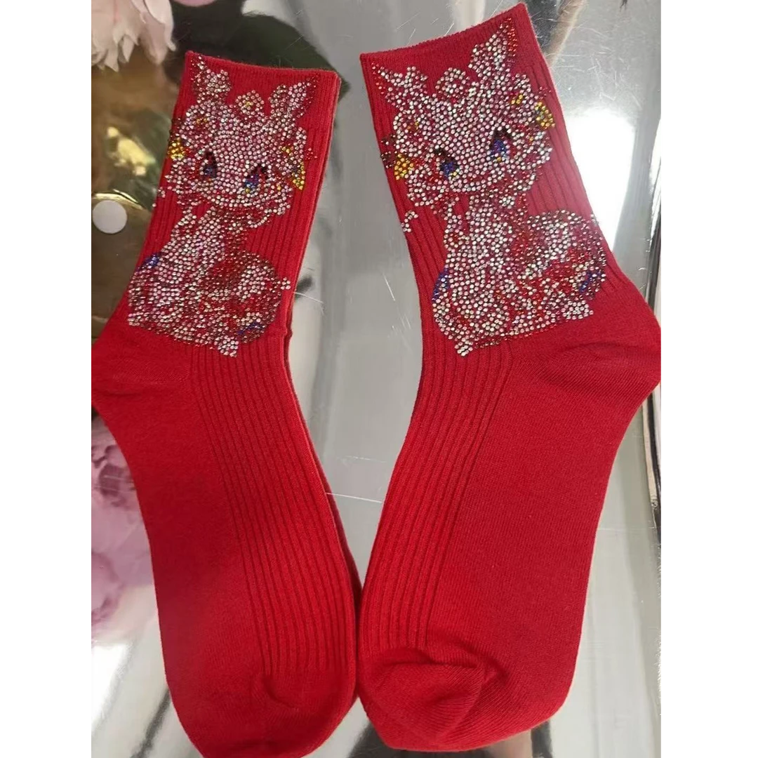 TCH-轻奢时尚烫钻蛇年红色喜庆中筒袜子T75A55E5001