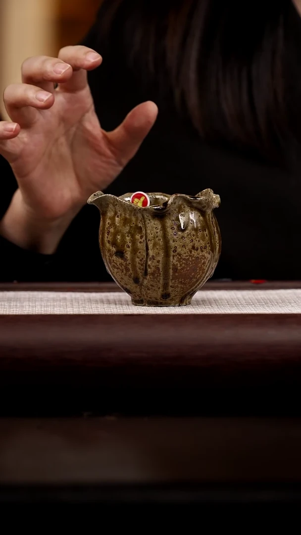 茶壶紫砂贵妃窑  金丝楠木71 翻边公道杯