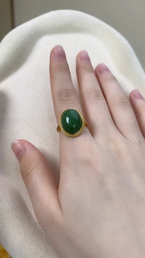 未镶嵌戒指和田玉（碧玉）戒指