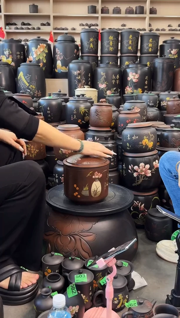 罐瑕疵茶叶罐  145 鼓盖古铜色彩填小五饼