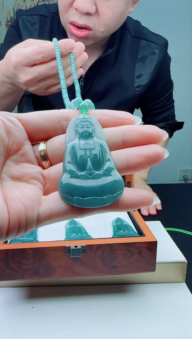 颈饰未镶嵌翡翠多样性发其一