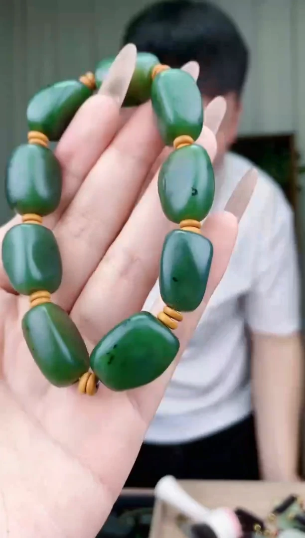 和田玉未镶嵌挂件拍一发一，多样性发货！