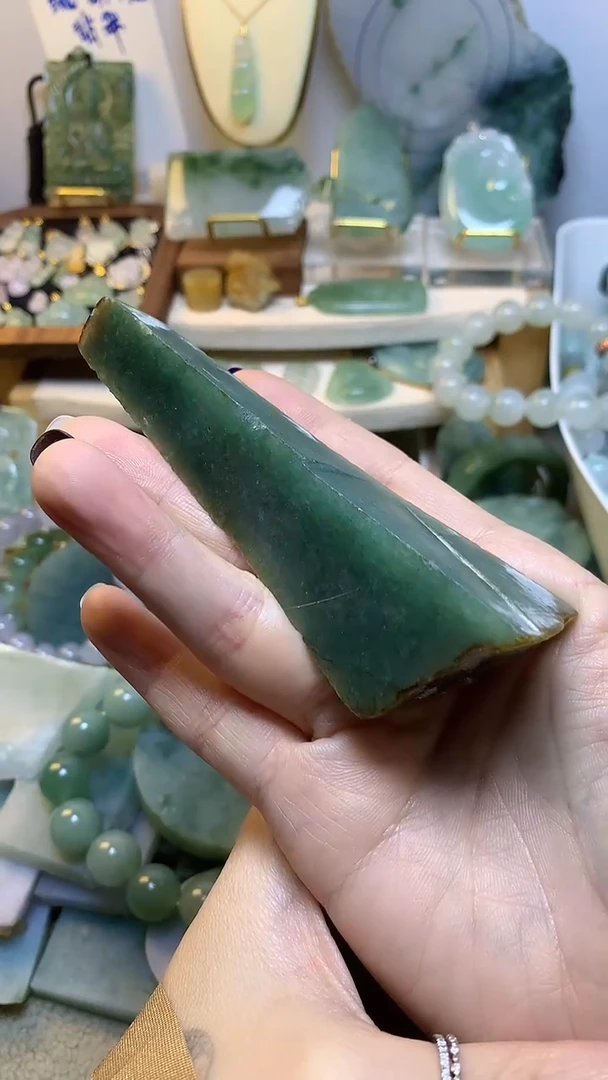 未镶嵌挂件翡翠?****水 缅甸A货翡翠，没有运费险