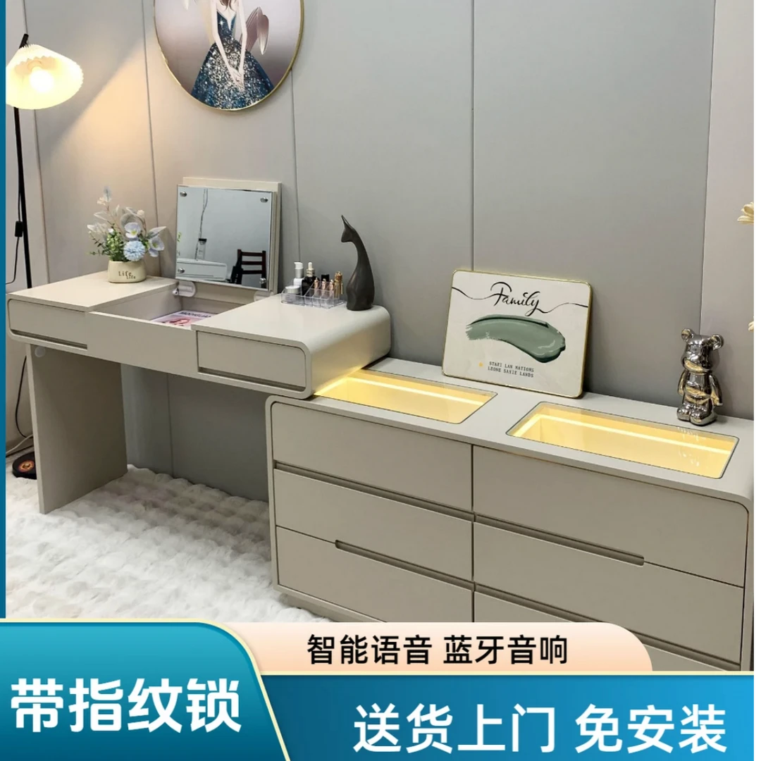 翻盖式，纯实木钢琴烤漆工艺梳妆台。