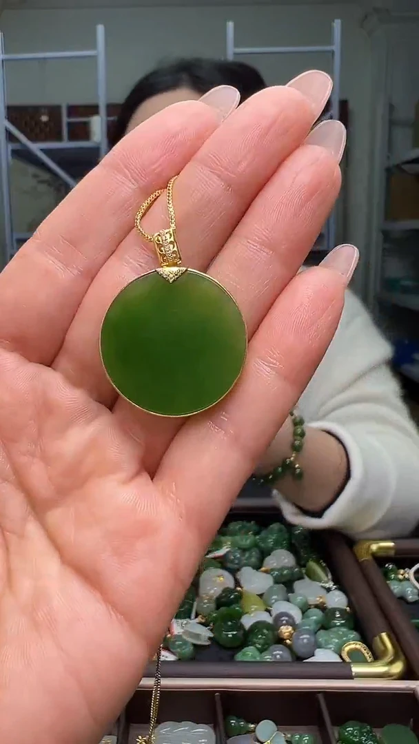 颈饰18K金镶嵌和田玉(多样性发货.发其一）10.30.12