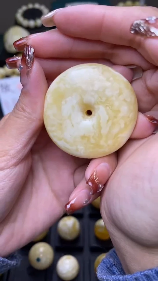 【闪购商品】琥珀裸石未镶嵌葵. 100