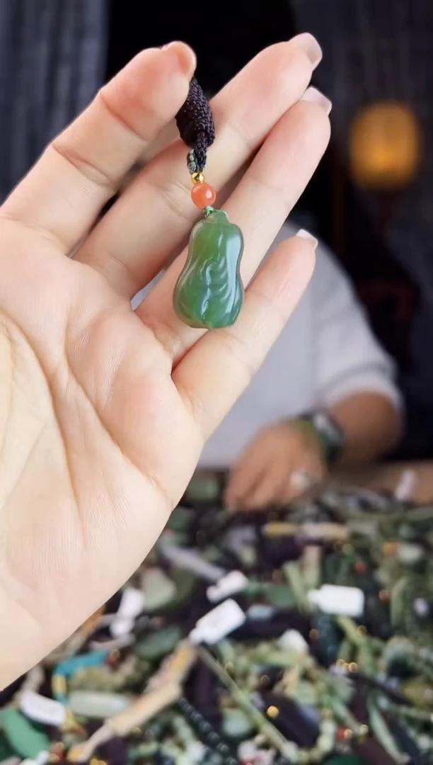 未镶嵌和田玉挂件1