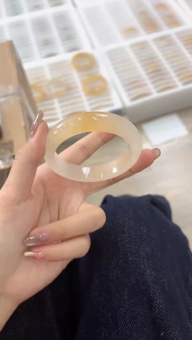 未镶嵌手镯石英质玉106-52HU