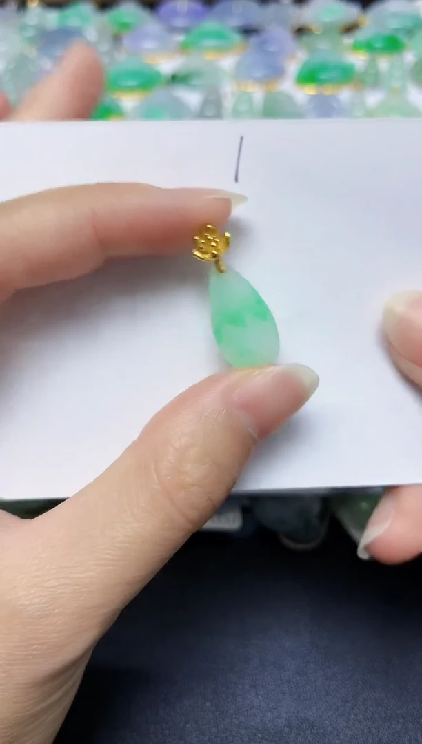 翡翠未镶嵌颈饰天然缅甸翡翠A货