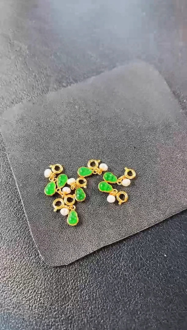 【闪购商品】翡翠颈饰未镶嵌葫芦 翡翠/多样性发货/一件 赠手串