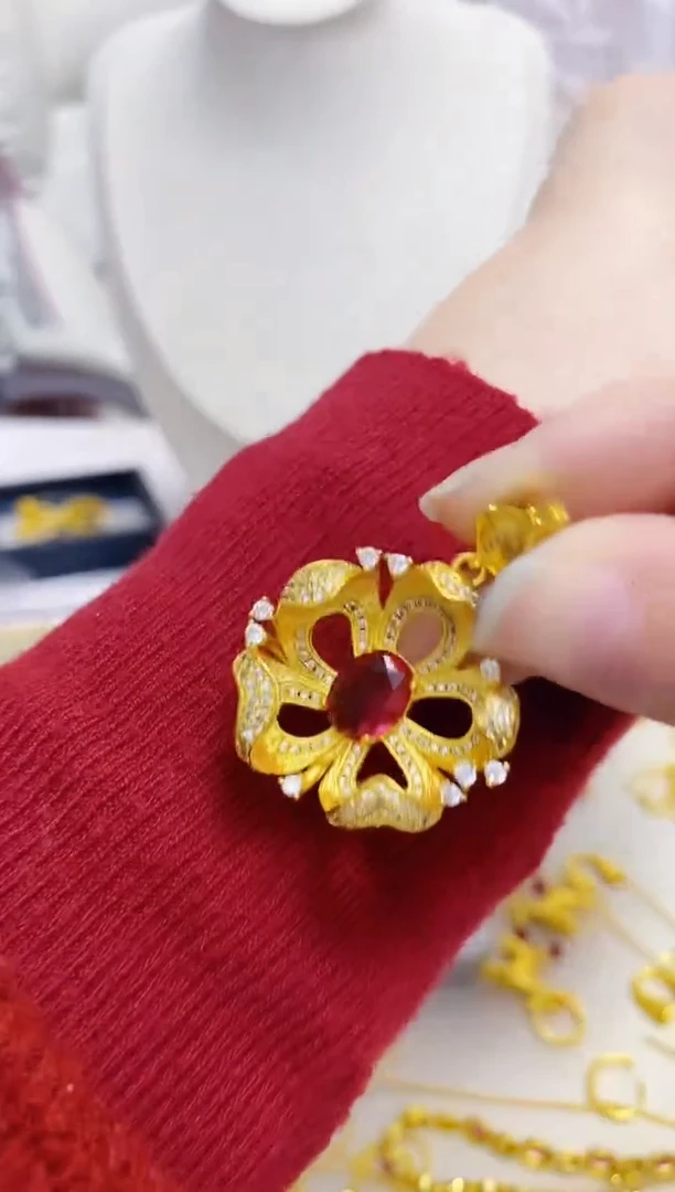 合金无067红色花苞吊坠