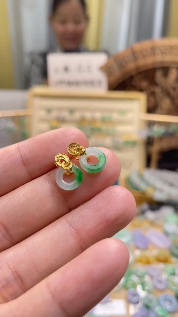 颈饰未镶嵌翡翠甜甜圈一对