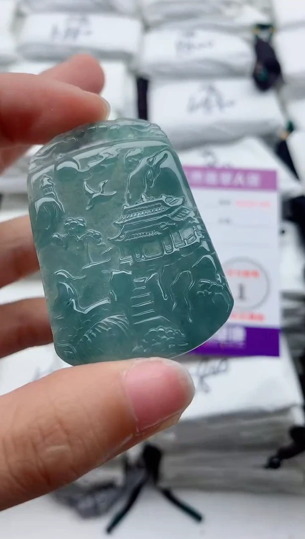 翡翠未镶嵌颈饰1