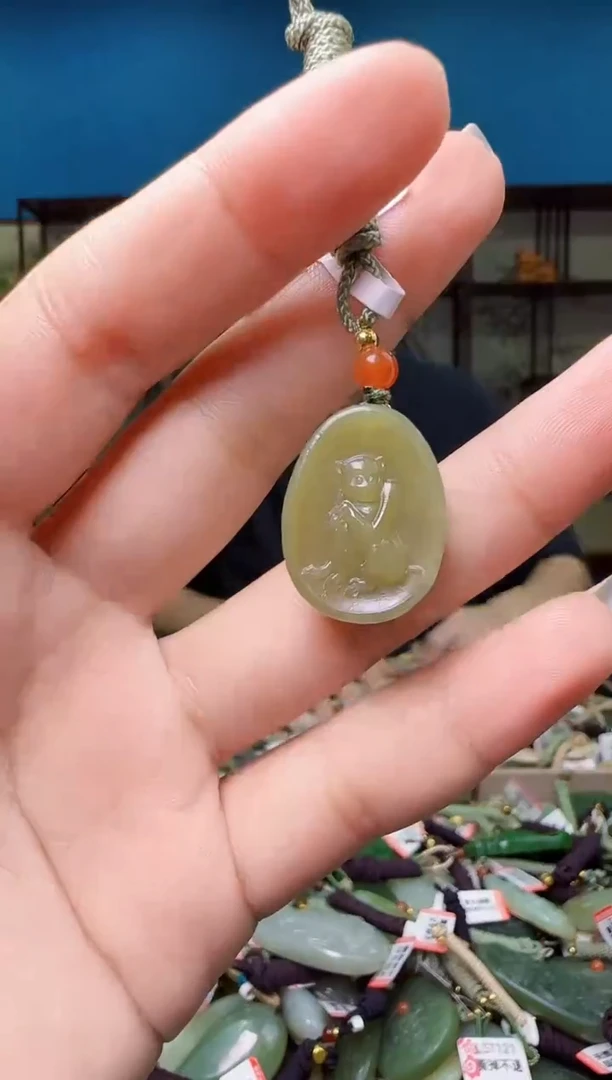 颈饰未镶嵌和田玉1