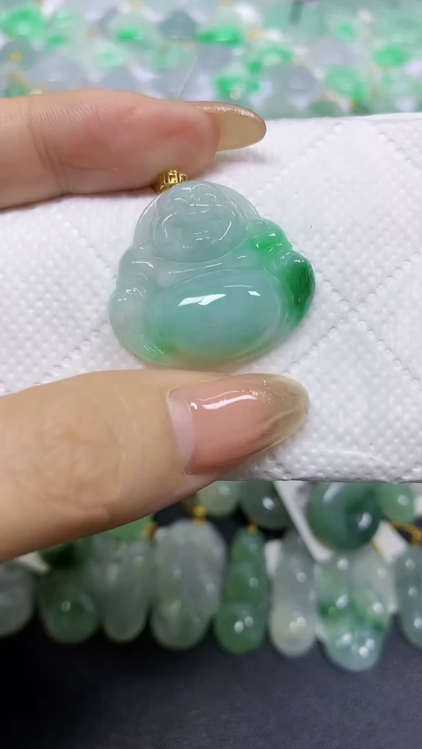 颈饰18K金镶嵌翡翠A货