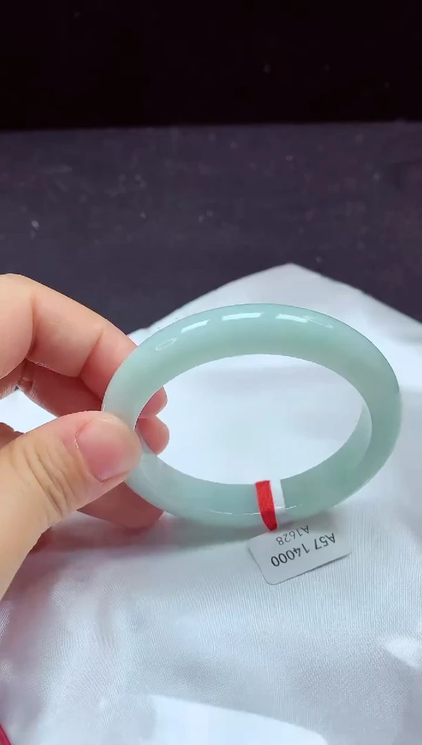 【闪购商品】翡翠手镯未镶嵌镯子57+