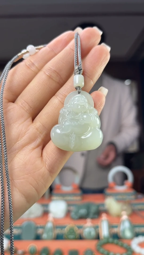 颈饰未镶嵌和田玉佩佩