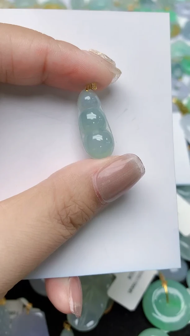 翡翠18K金镶嵌颈饰天然缅甸A货翡翠