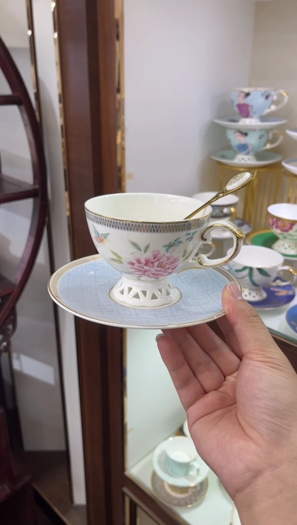 45%以上骨粉骨瓷咖啡杯碟配金勺