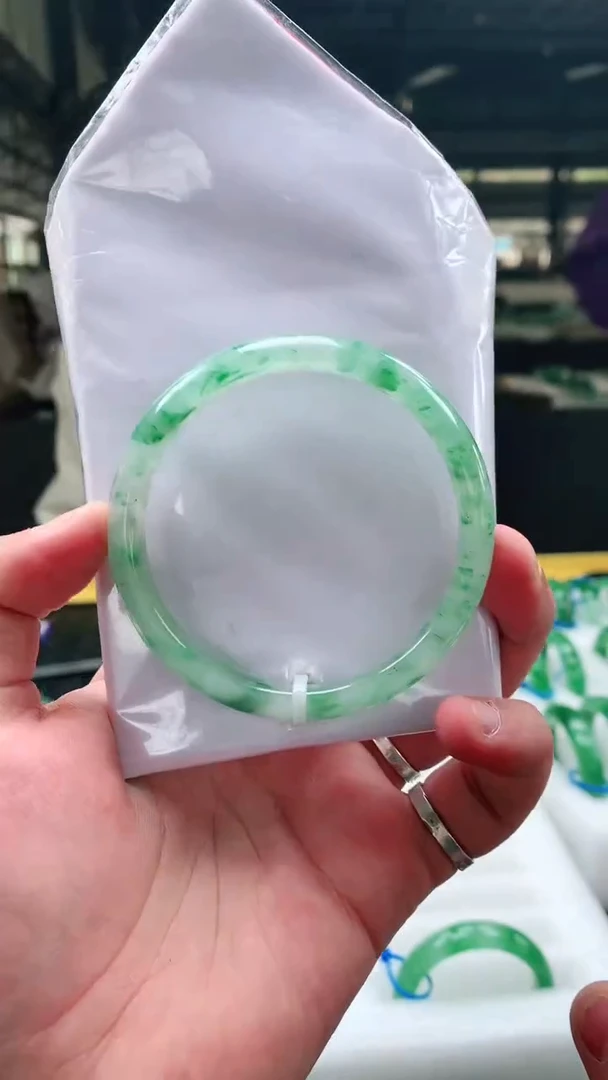 【闪购商品】石英质玉手镯未镶嵌手镯