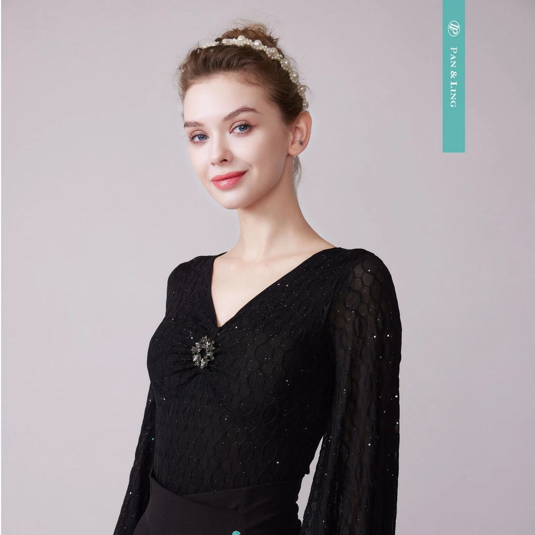 【LP舞服】原创设计-Y24388V领褶皱钻扣小灯笼袖上衣