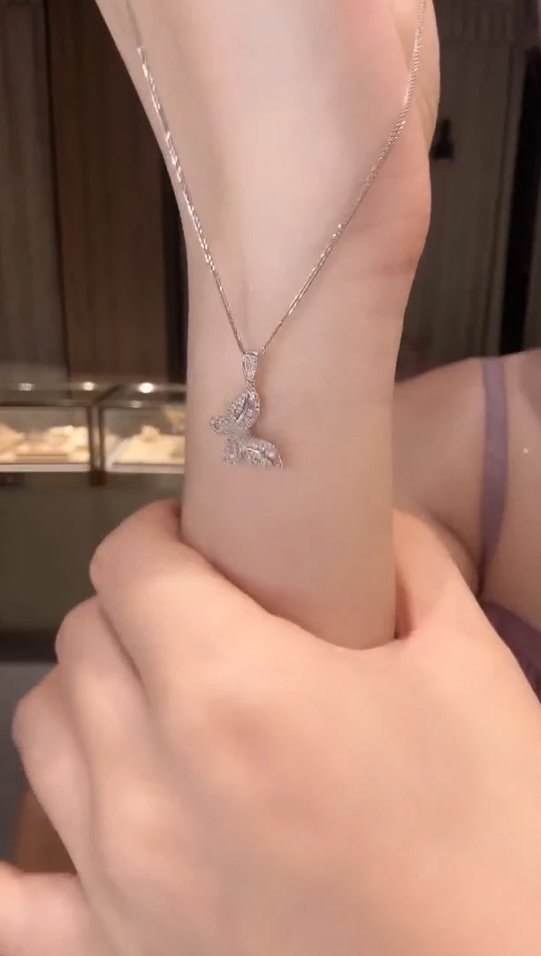 铂Pt950镶嵌吊坠（不含链）钻石蝴蝶