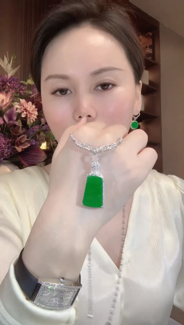 吊坠(不含链)18K金镶嵌翡翠A36 多样性发货一件