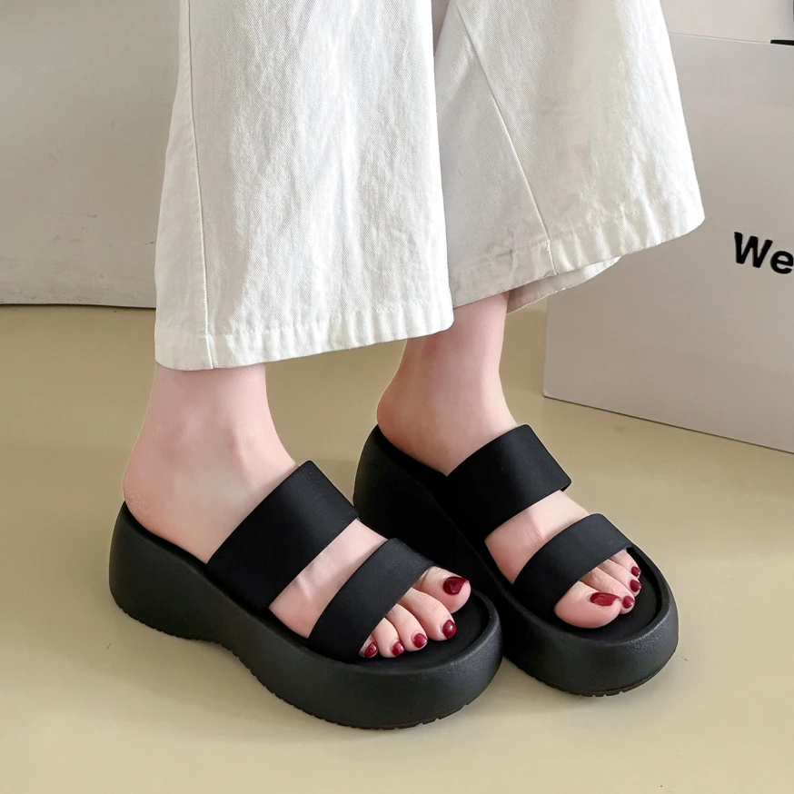 夏天厚底拖鞋女外穿款2025新款爆款时尚外出一字拖6公分高凉拖