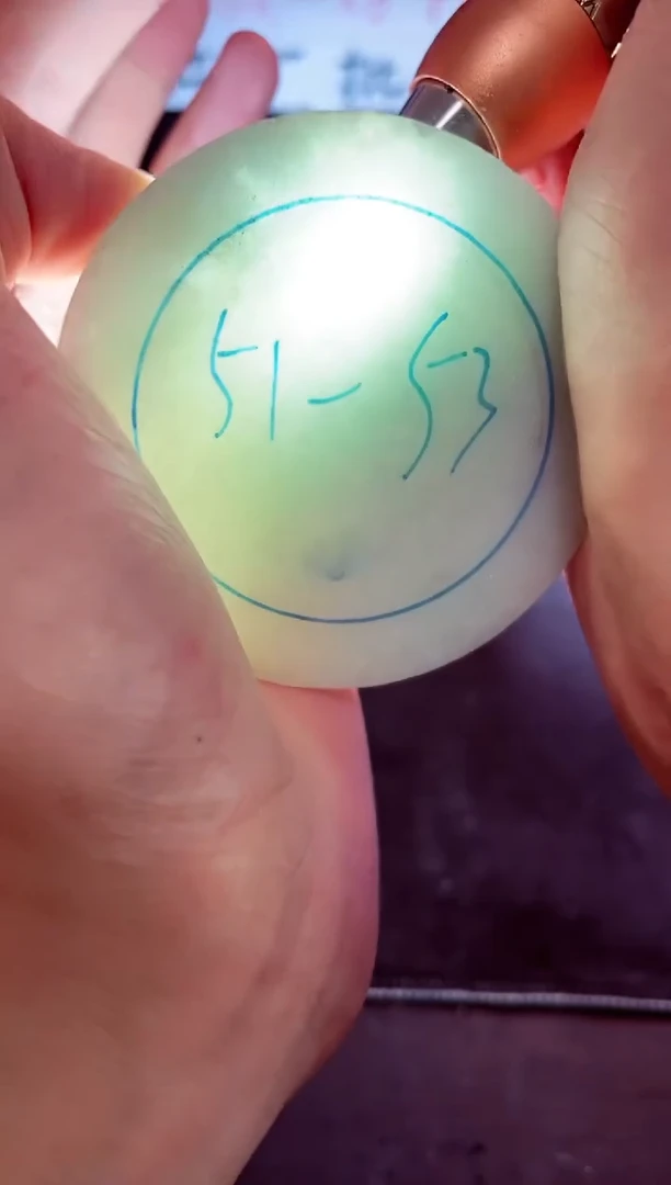 翡翠手镯未镶嵌翡翠