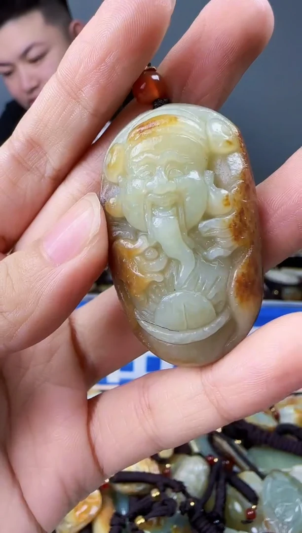 和田玉未镶嵌颈饰1