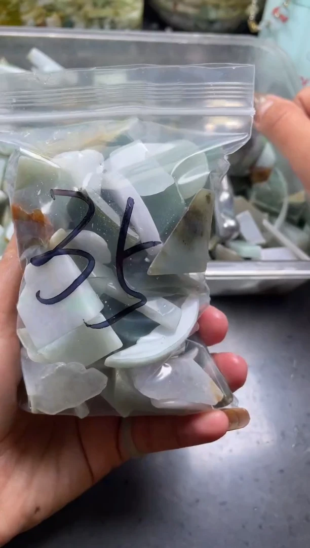 配石翡翠天然翡翠中号500克35