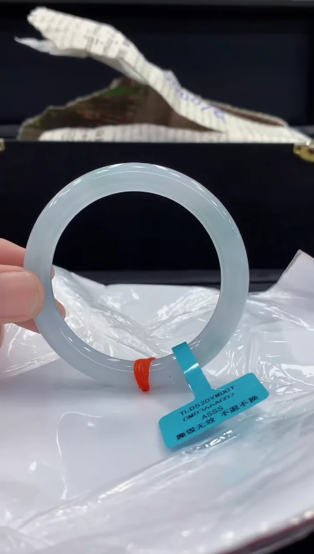 未镶嵌手镯翡翠翡翠手镯