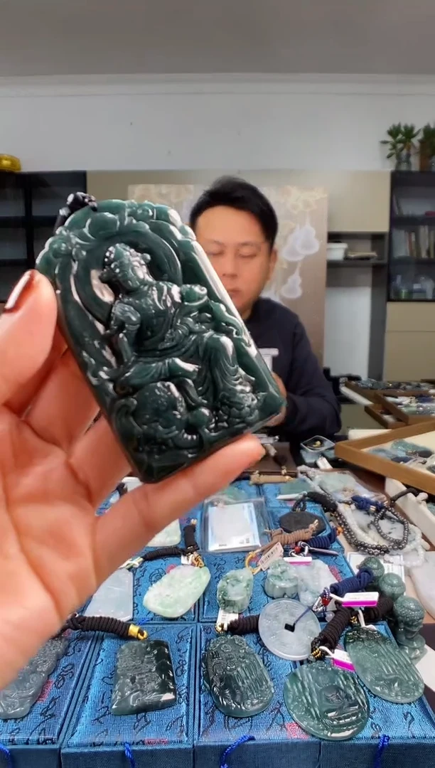 颈饰未镶嵌翡翠多样性发其一