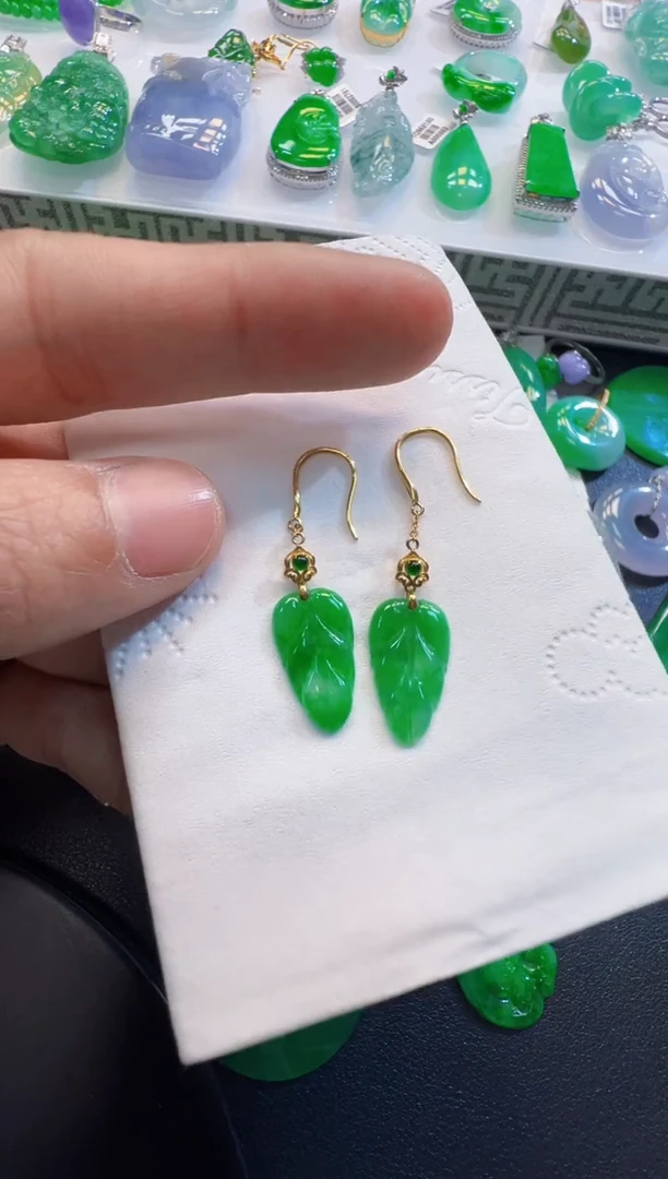 翡翠18K金镶嵌耳饰1580元