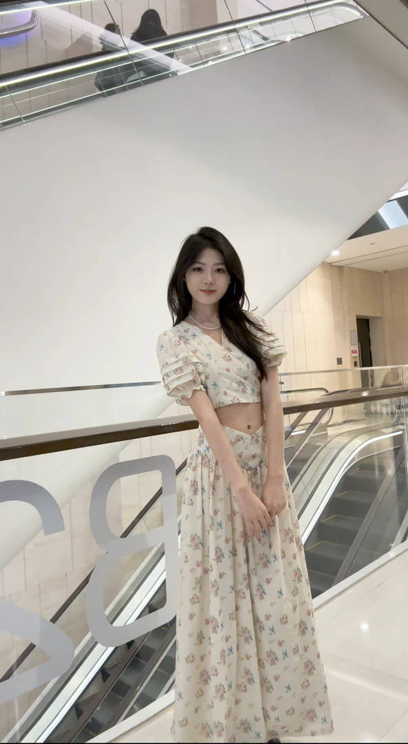 COCO YVONNE法式夏季度假初恋连衣裙新款气质吊带修身夏天连衣裙