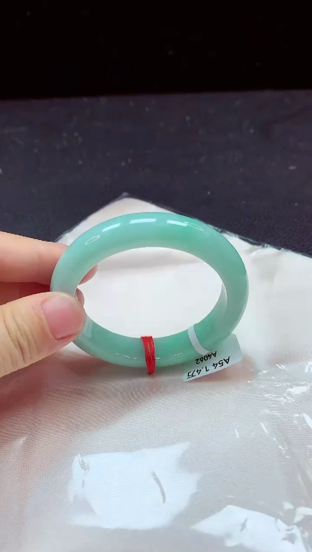 【闪购商品】翡翠手镯未镶嵌镯子54+