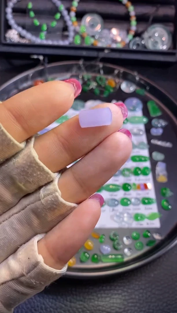 翡翠挂件未镶嵌牌